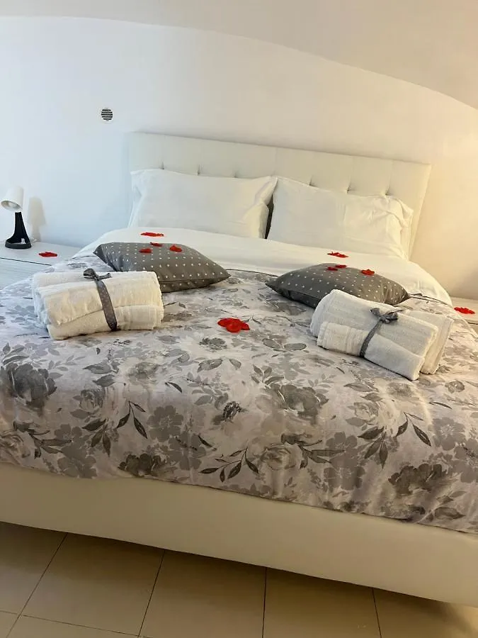 Petite Suite Napoli 0*,  Italien